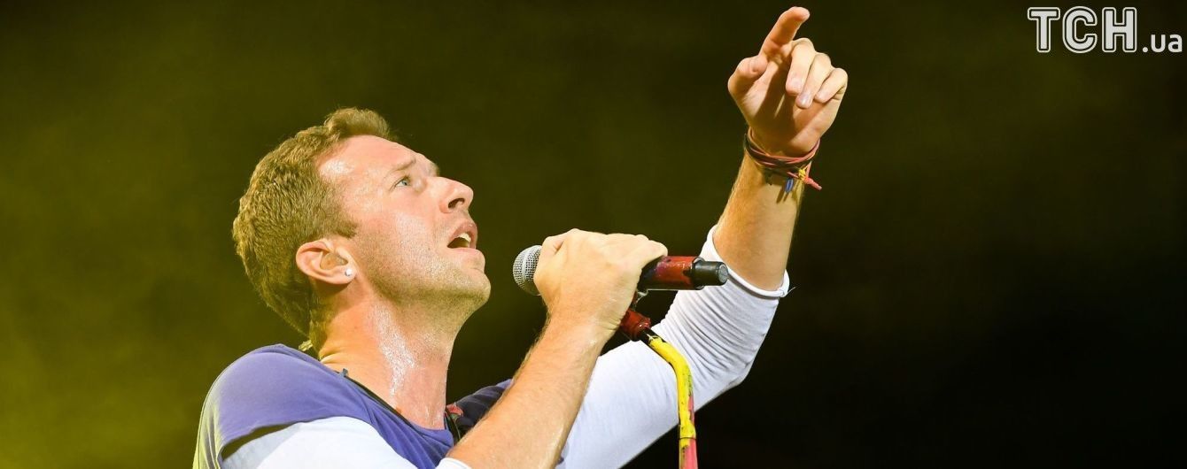 Coldplay вшанували пам'ять лідера Linkin Park Беннінґтона, виконавши його хіт