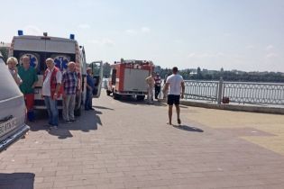 На Тернопільщині під час романтичної прогулянки на човні втопилася дівчина, юнака шукають