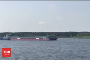 Конец круиза: херсонские арбузы на барже прибыли в пункт назначения