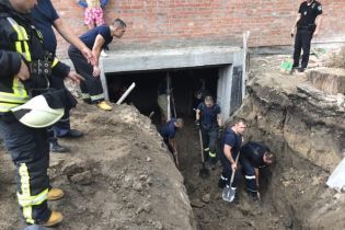 В Киеве на стройплощадке произошел обвал грунта, есть погибший
