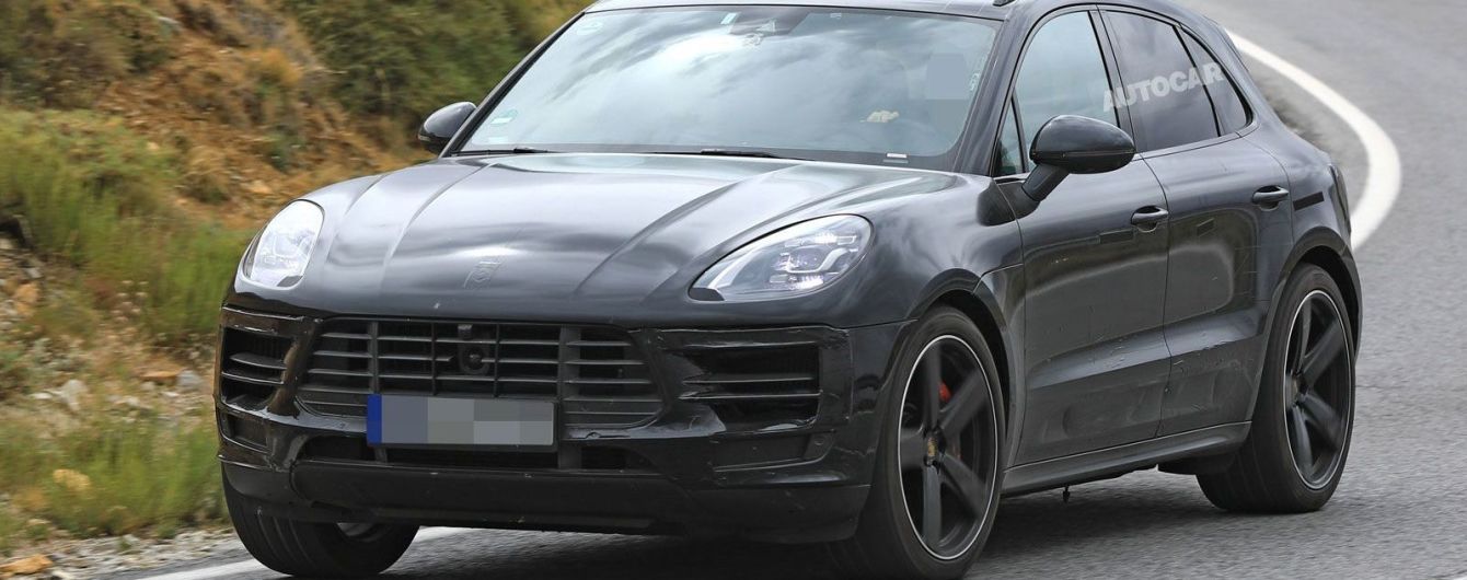 Porsche вывел на тесты обновленный Macan