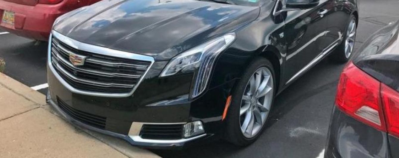 В Сети появились "живые" фото обновленного седана Cadillac XTS