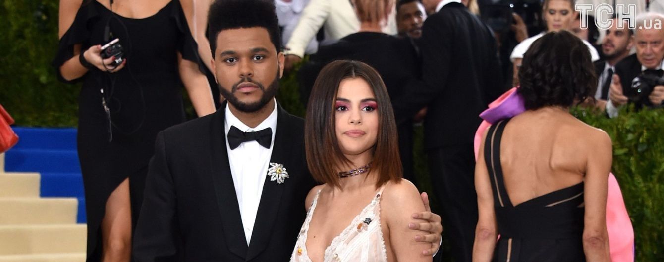 Гомес у басейні розповіла про тривале лікування і стосунки із репером The Weeknd