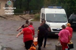 У Львові чоловік, який жорстоко зарізав власного батька, взяв у заручники 76 пацієнтів психлікарні