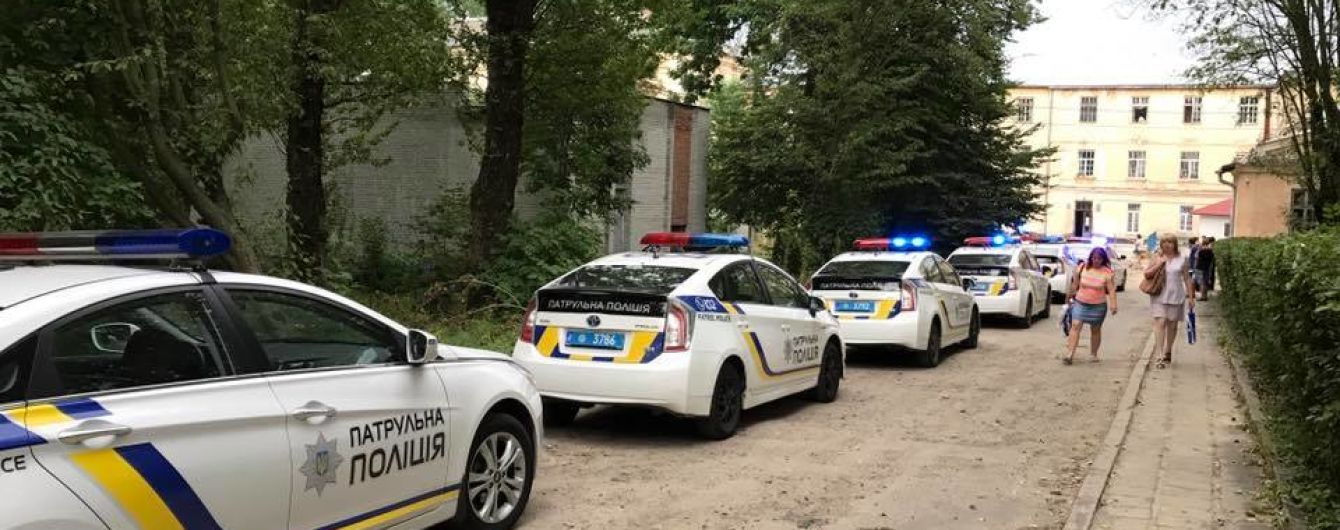 Штурм психушки во Львове и землетрясение на Филиппинах. Пять новостей, которые вы могли проспать