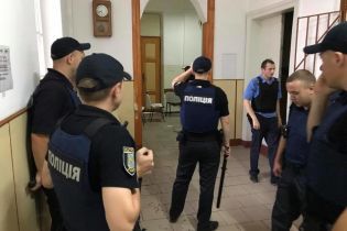 Моторошні крики і закривавлені люди: з'явилося відео штурму психлікарні у Львові