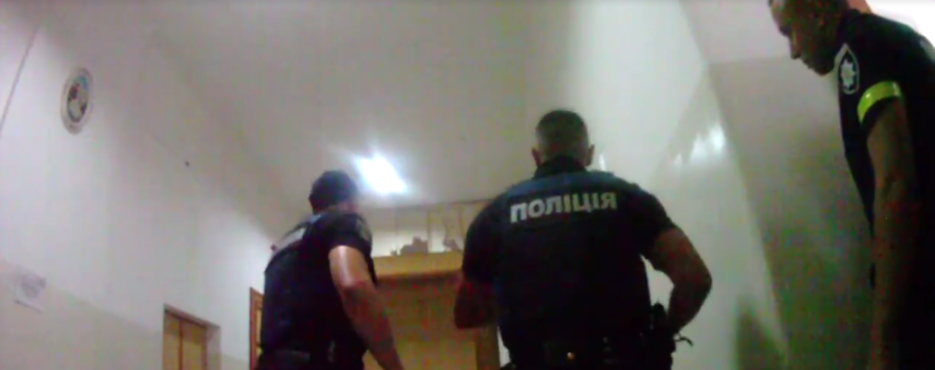 Поліція опублікувала відео визволення десятків заручників із психлікарні у Львові