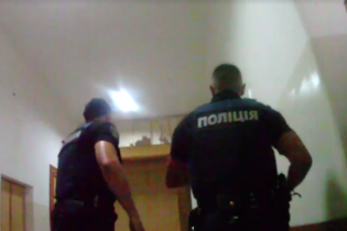 Поліція опублікувала відео визволення десятків заручників із психлікарні у Львові