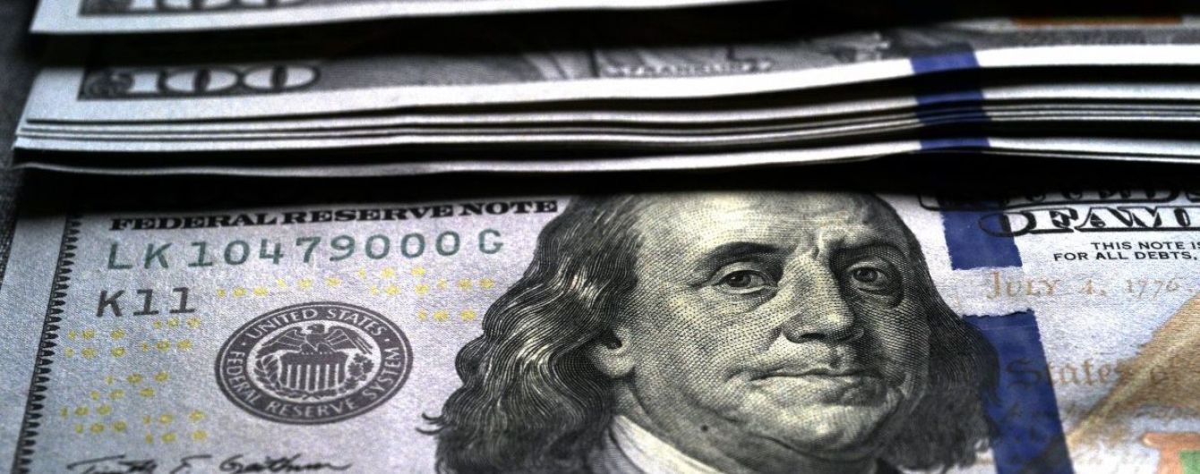Росія у відповідь на нові санкції США скоротить використання долара