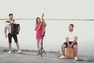 Украинская группа сыграла сверхпопулярный хит Despacito на народных инструментах