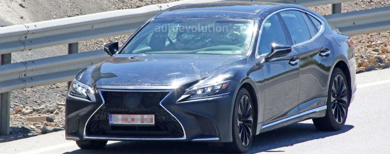 Lexus вывел на тесты 600-сильный седан LS