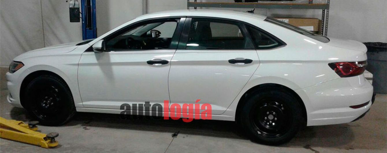 Фотошпионам удалось заснять новый Volkswagen Jetta без камуфляжа