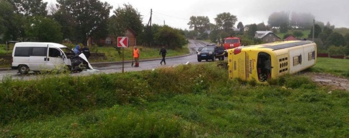 Без гальм і керма: водій поскаржився на некерованість 20-тонного автобуса у ДТП на Львівщині