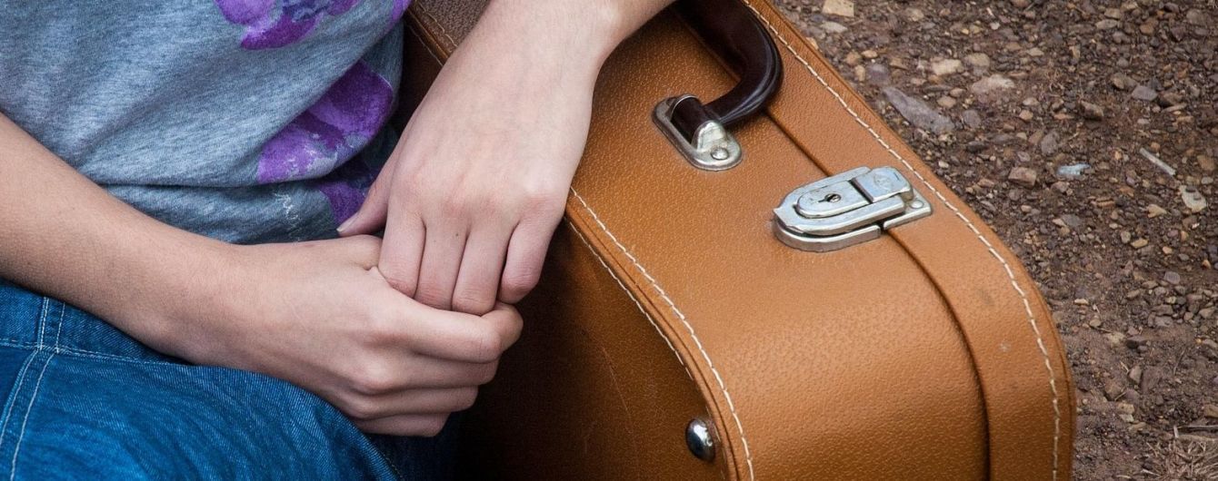 Заблокована відпустка: водій поламаного автобуса висадив туристів біля Румунії і не повернувся