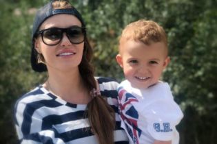 Вишукана Слава з "НеАнгелів" показала підрослих дітей у родинній фотосесії
