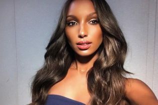 Красотка в нижнем белье: Жасмин Тукс сексуально рекламирует новинку от Victoria's Secret