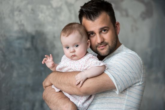Зірка "1+1" Олексій Душка знявся з 7-місячною донькою у родинній фотосесії