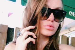 Слава Каминская похвасталась пышной грудью в кружевном белье