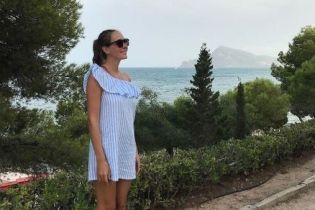 Молода мама Осадча викликала захват фанів струнким тілом у купальнику