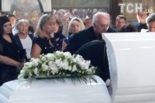 Похороны Ирины Бережной состоялись при повышенных мерах безопасности