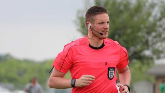 Впервые британский арбитр открыто признался, что он гей
