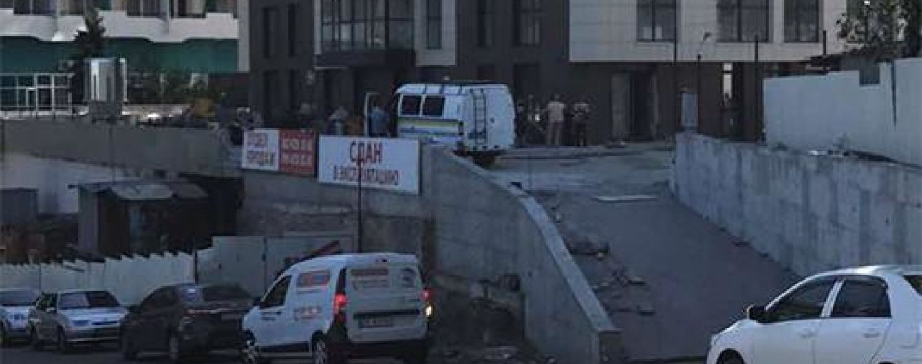 У Дніпрі невідомі розстріляли чоловіка й травмували ще двох