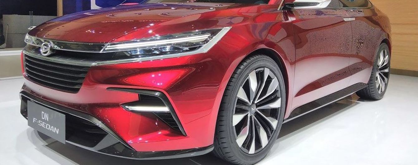 Daihatsu выкатила седан без центральной стойки