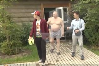 Жириновский в семейных трусах развлекался с молодыми парнями в бассейне