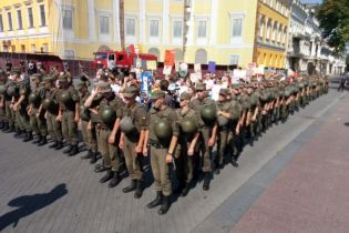 В Одесі одночасно відбулися акції на підтримку ЛГБТ та традиційних цінностей