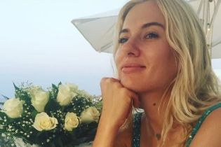 Ольга Горбачова в бікіні посвітила стрункими ніжками на відпочинку