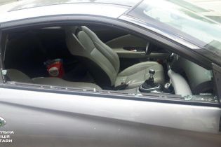 У Полтаві жінка зачинила в автомобілі 3-річну дитину за +33 градусів і пішла у справах