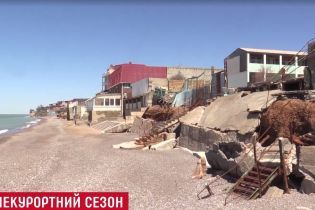 Повільна смерть кримських курортів: Миколаївку і Малий Маяк масово залишають місцеві підприємці