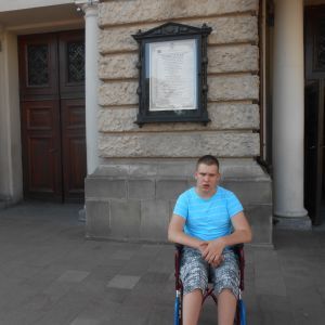 Ігор просить підтримати його у лікуванні ДЦП