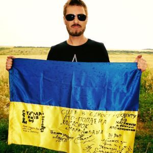 Звезды поздравили украинцев с Днем флага