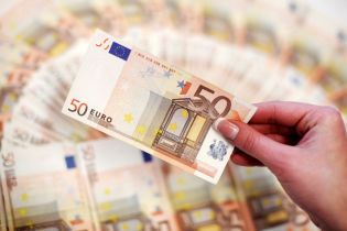 Долар і євро знову здорожчають у курсах валют від НБУ на 21 вересня