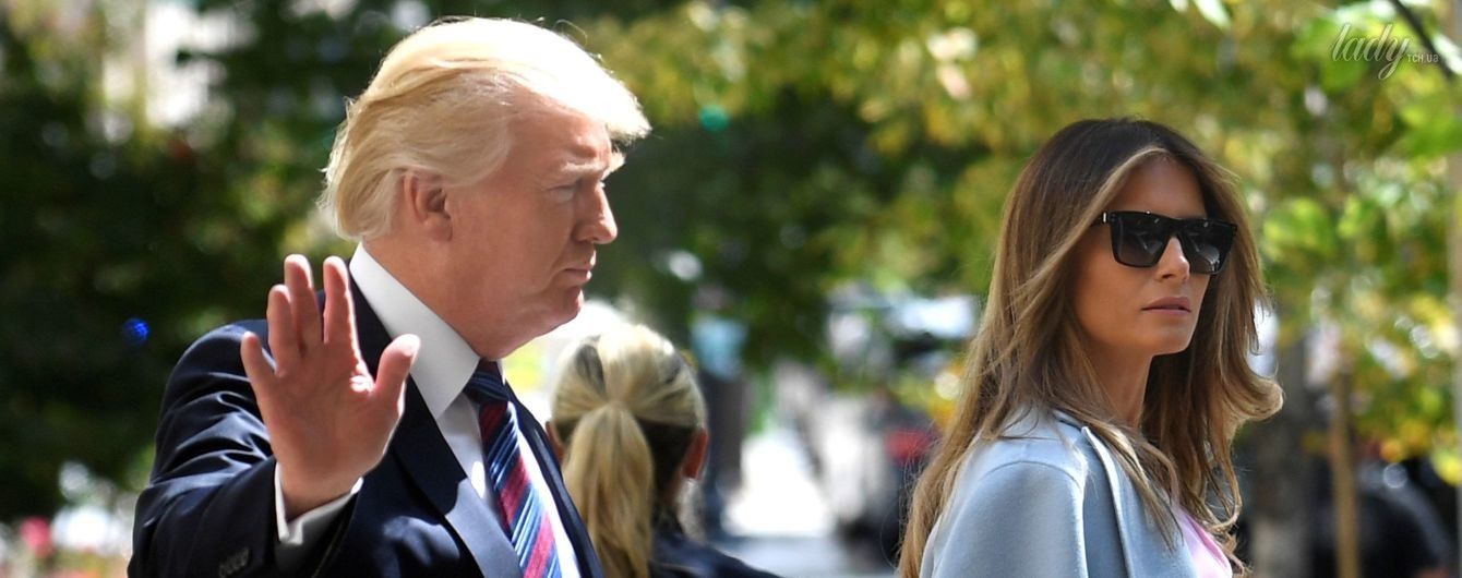 В розовом платье и голубом пальто: Мелания Трамп в элегантном образе сходила в церковь