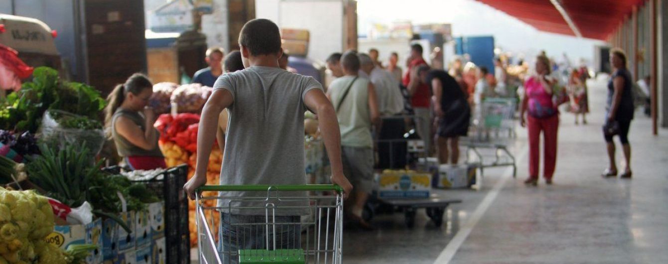 Два місяці без держрегулювання: як змінилися ціни на соцпродукти
