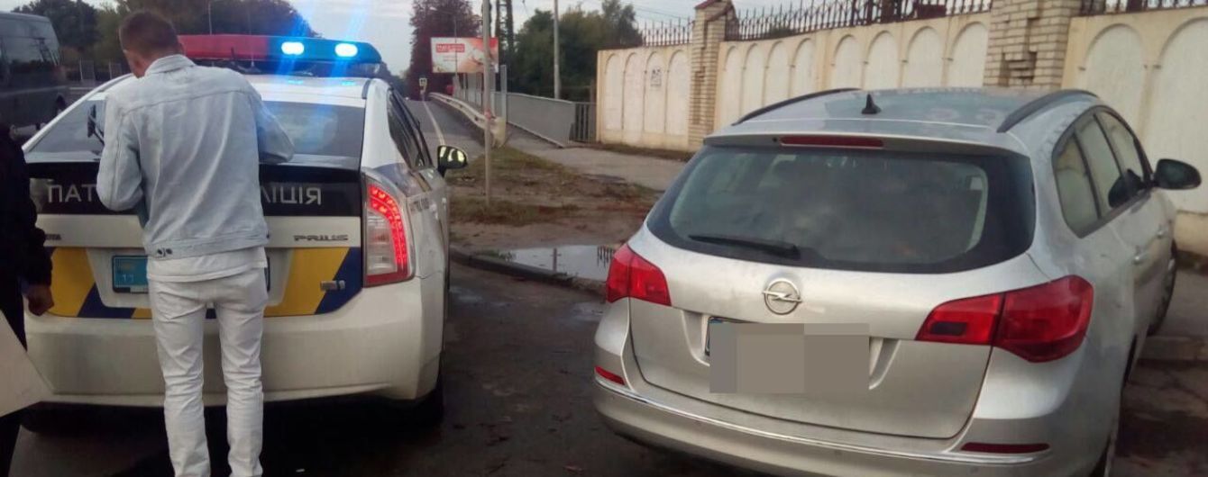 Во Львове родители заявили об угоне авто, которое втихаря забрала нетрезвая дочь