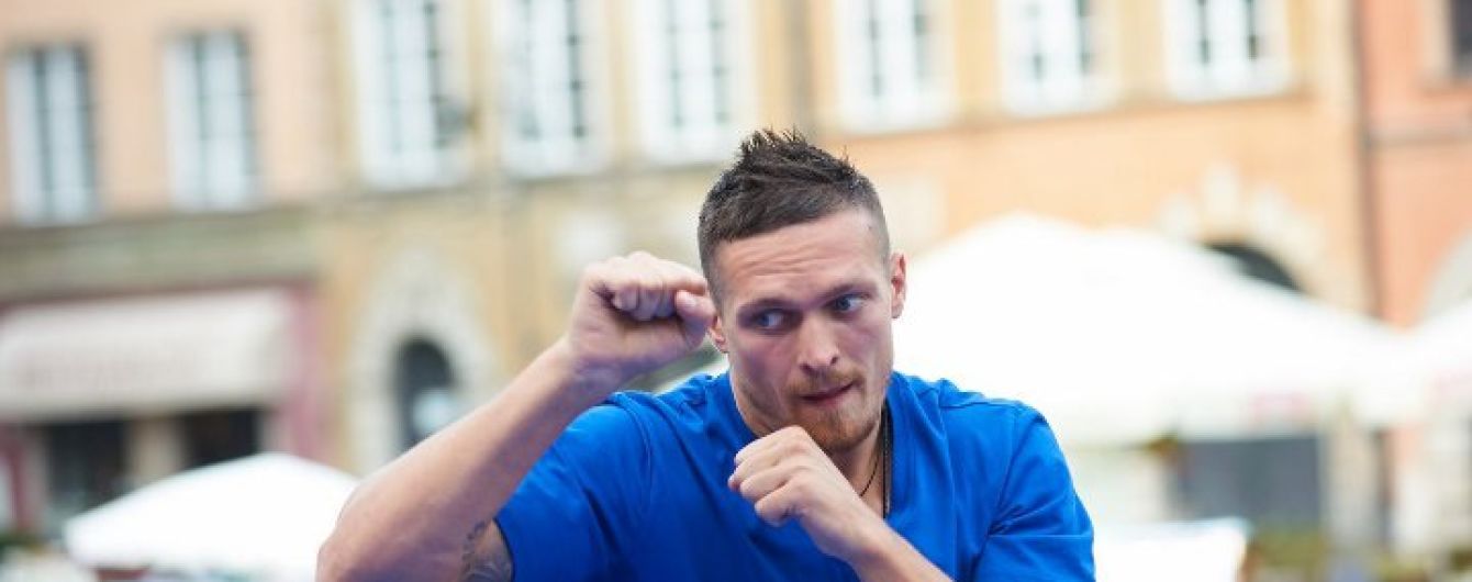 Усик провів відкрите тренування перед боєм з Хуком