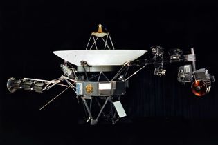 NASA вдалося запустити вимкнені майже 40 років тому двигуни "Вояджера-1"