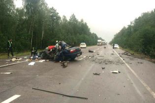 В аварії на Рівненщині загинули журналіст і політологи