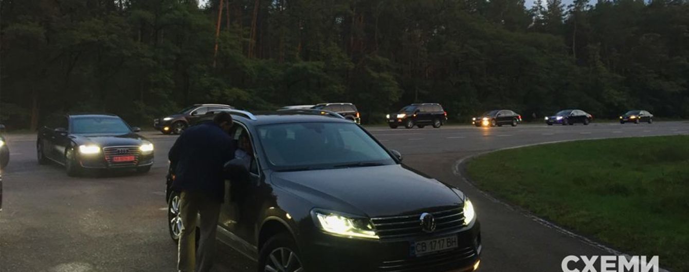 Депутати від "БПП" з'їжджаються на зустріч з Порошенком: журналісти показали фото