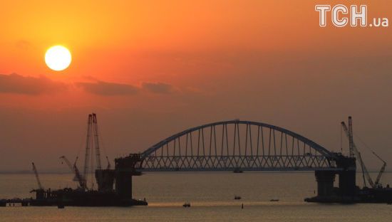 Підрядники пообіцяли Путіну швидше впоратись з мостом до Криму
