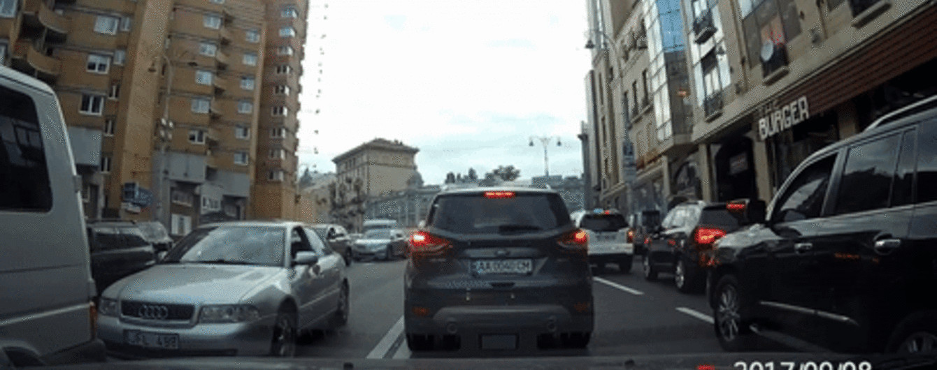В Сети появилось видео взрыва машины с Тимуром Махаури в центре Киева