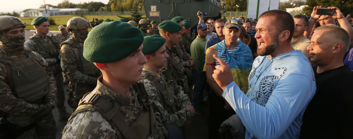 Стало відомо про стан здоров'я прикордонників, які постраждали під час прориву через КПП "Шегині"