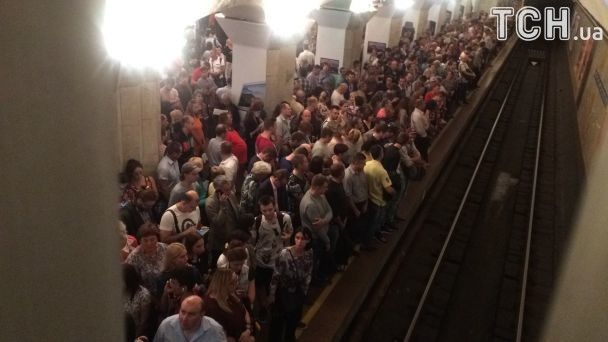 У Києві через повідомлення про замінування закрили станцію метро «Вокзальна»
