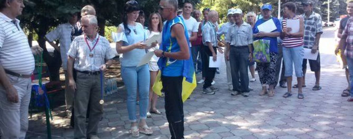 Сміливий вчинок: у "ЛНР" учасник змагань розгорнув прапор України