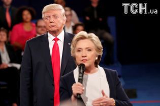Гілларі Клінтон заявила, що партнери Трампа допомогли Росії втрутитися у вибори 2016 року