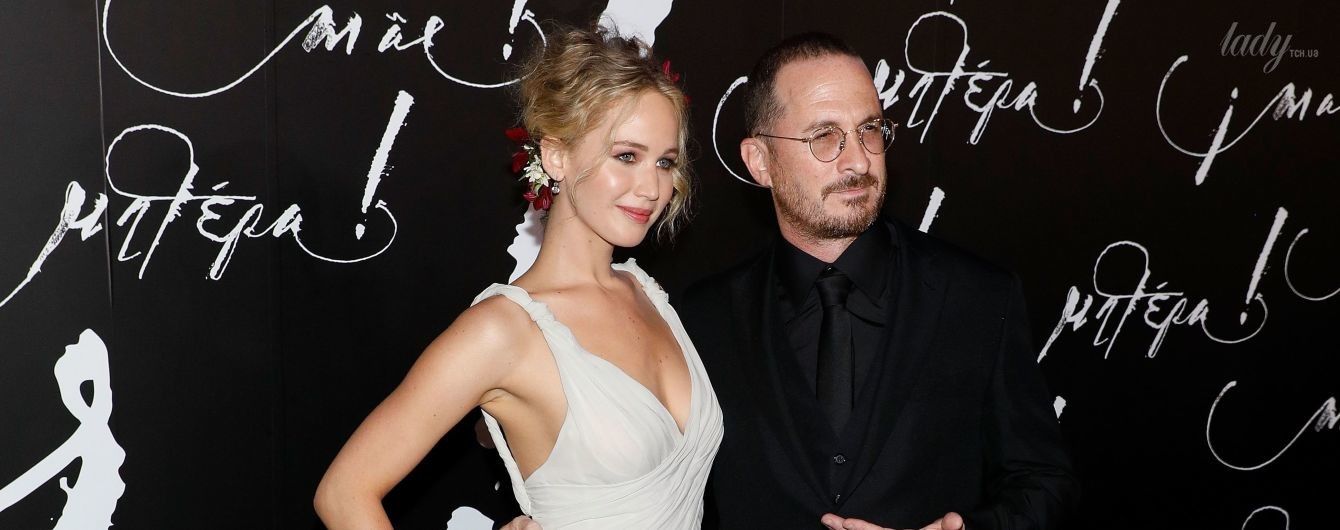 В платье Dior и в обнимку с возлюбленным: Дженнифер Лоуренс на премьере фильма "Мама" в Нью-Йорке