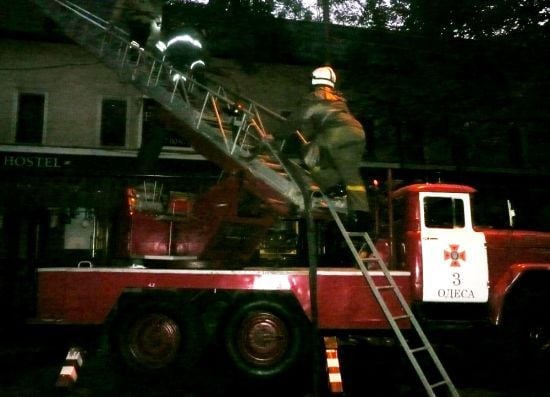 У центрі Одеси рано-вранці спалахнув хостел, людей встигли евакуваюти